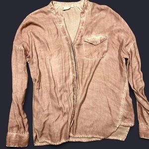 Women’s Medium Dusty Rose Colored Blouse.
